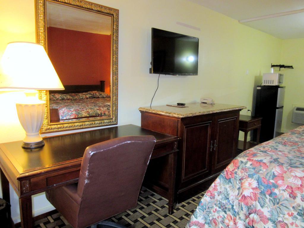 Budget Host Inn Арлингтон Экстерьер фото
