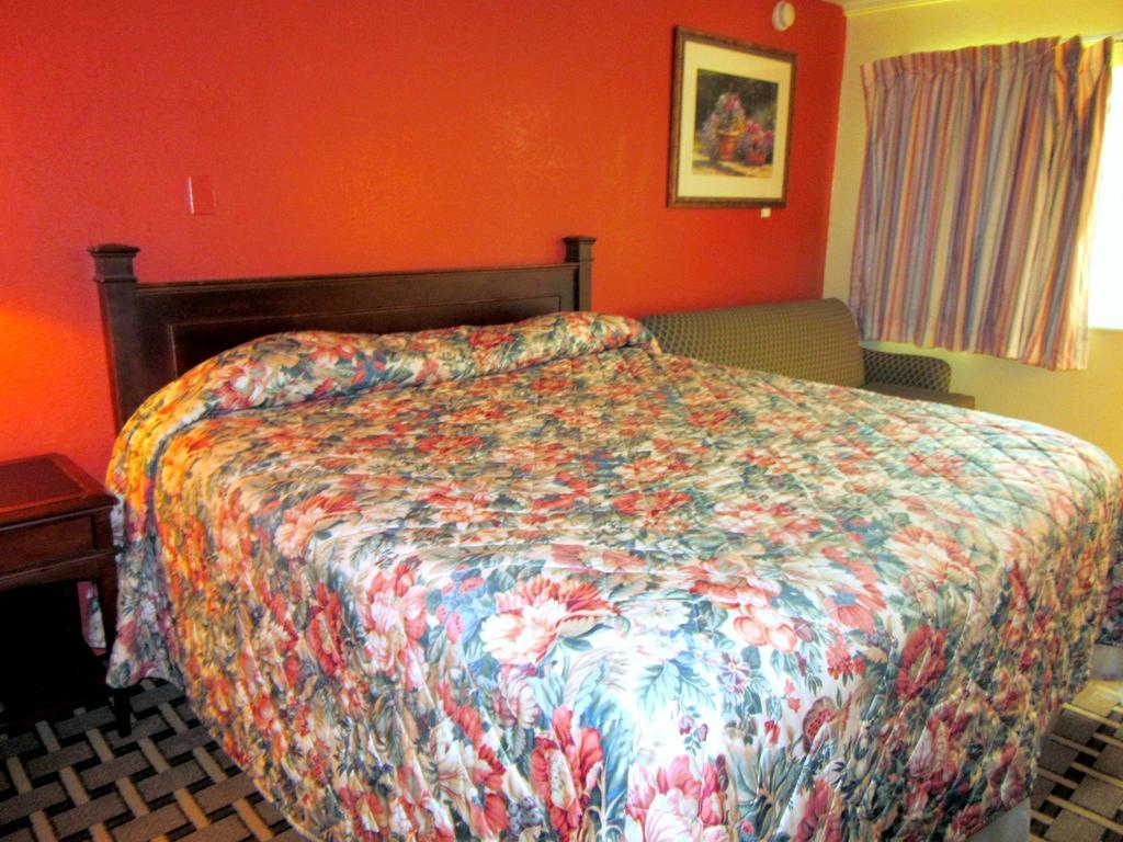 Budget Host Inn Арлингтон Экстерьер фото