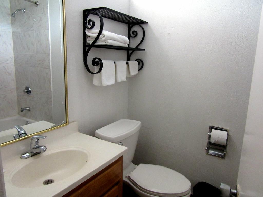 Budget Host Inn Арлингтон Экстерьер фото