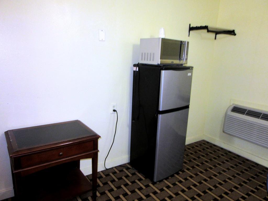 Budget Host Inn Арлингтон Экстерьер фото