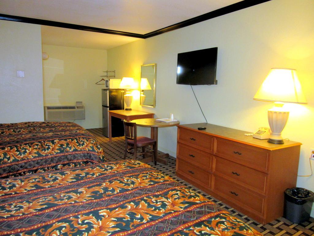 Budget Host Inn Арлингтон Экстерьер фото