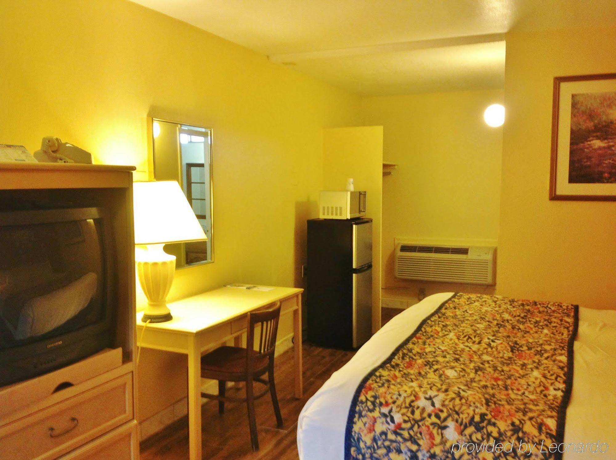Budget Host Inn Арлингтон Экстерьер фото