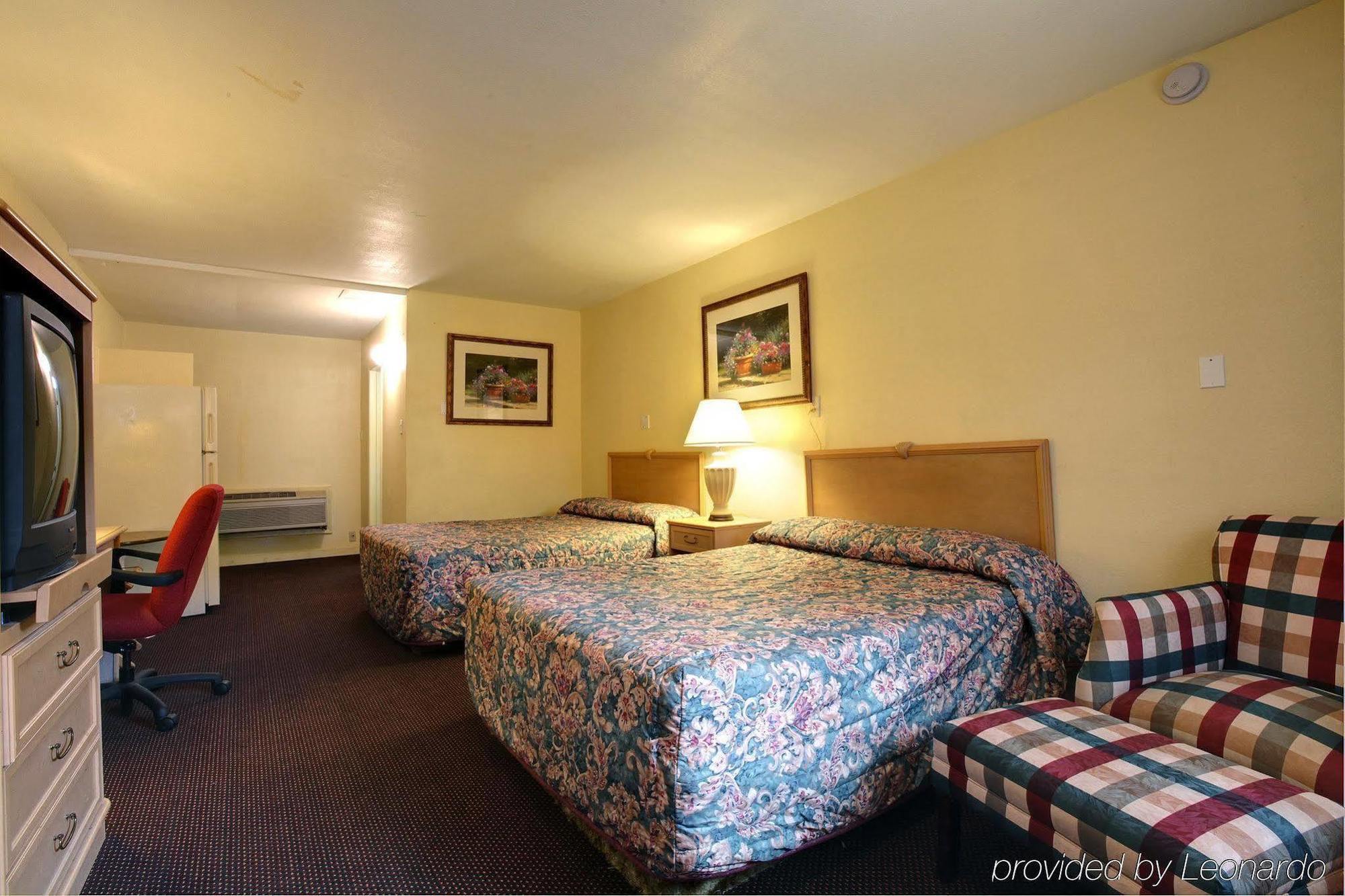 Budget Host Inn Арлингтон Номер фото